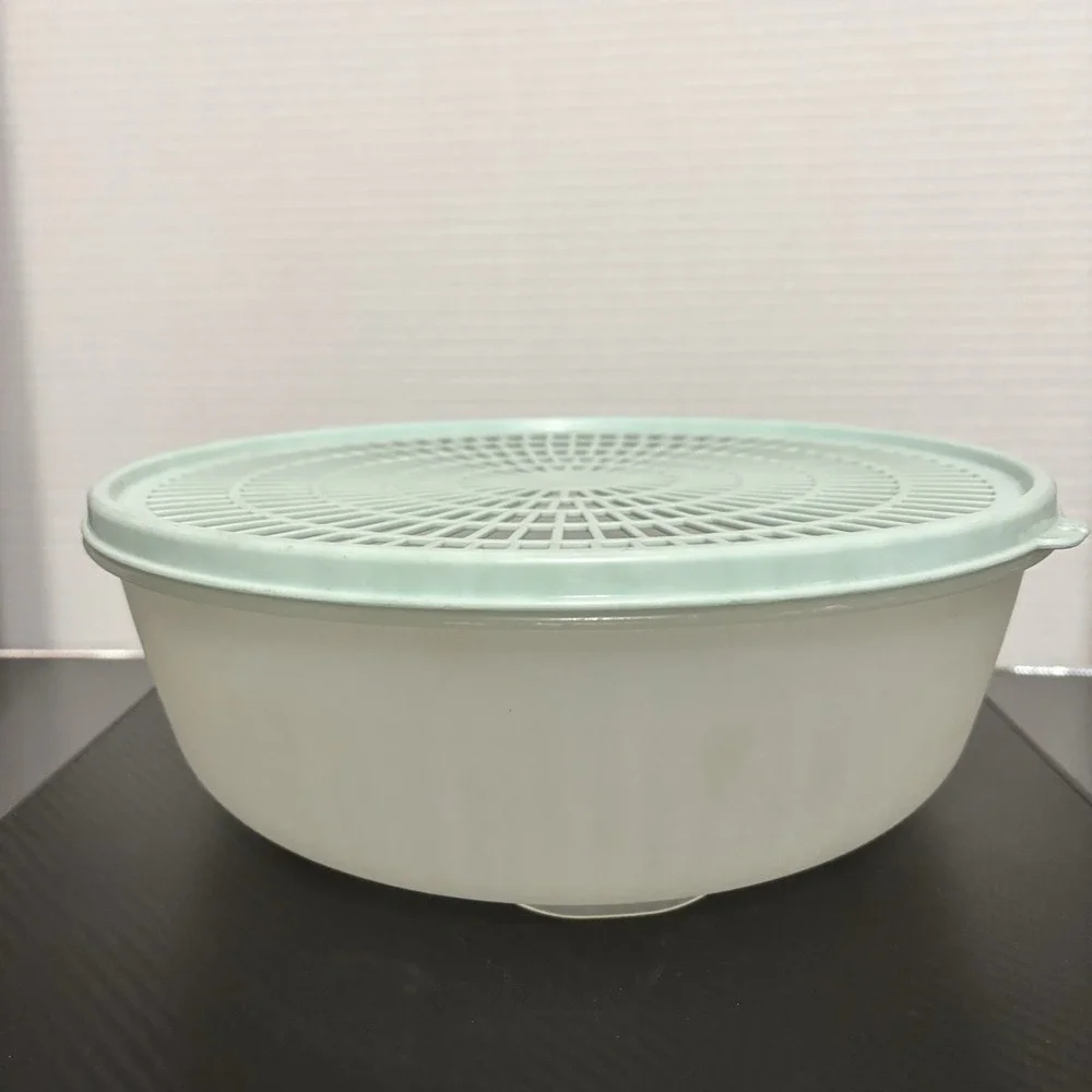 Tupperware Colander Strainer Bowl 1835 With Flow Through Seal 3 Quart Aqua